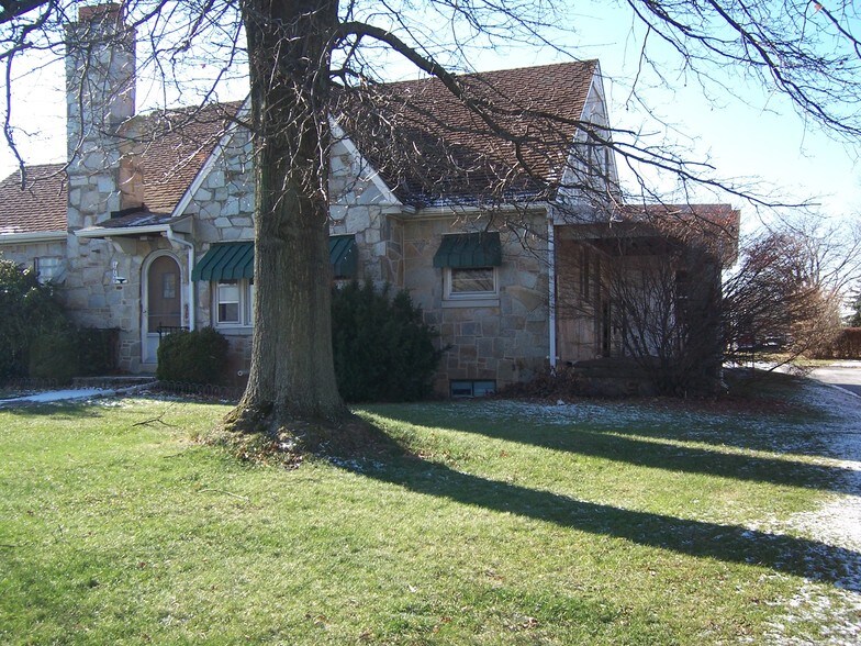 Front 02 - 1909 Baltimore Pike