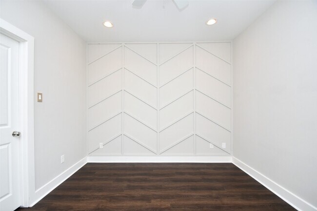 Building Photo - 1146 Wycliffe Dr