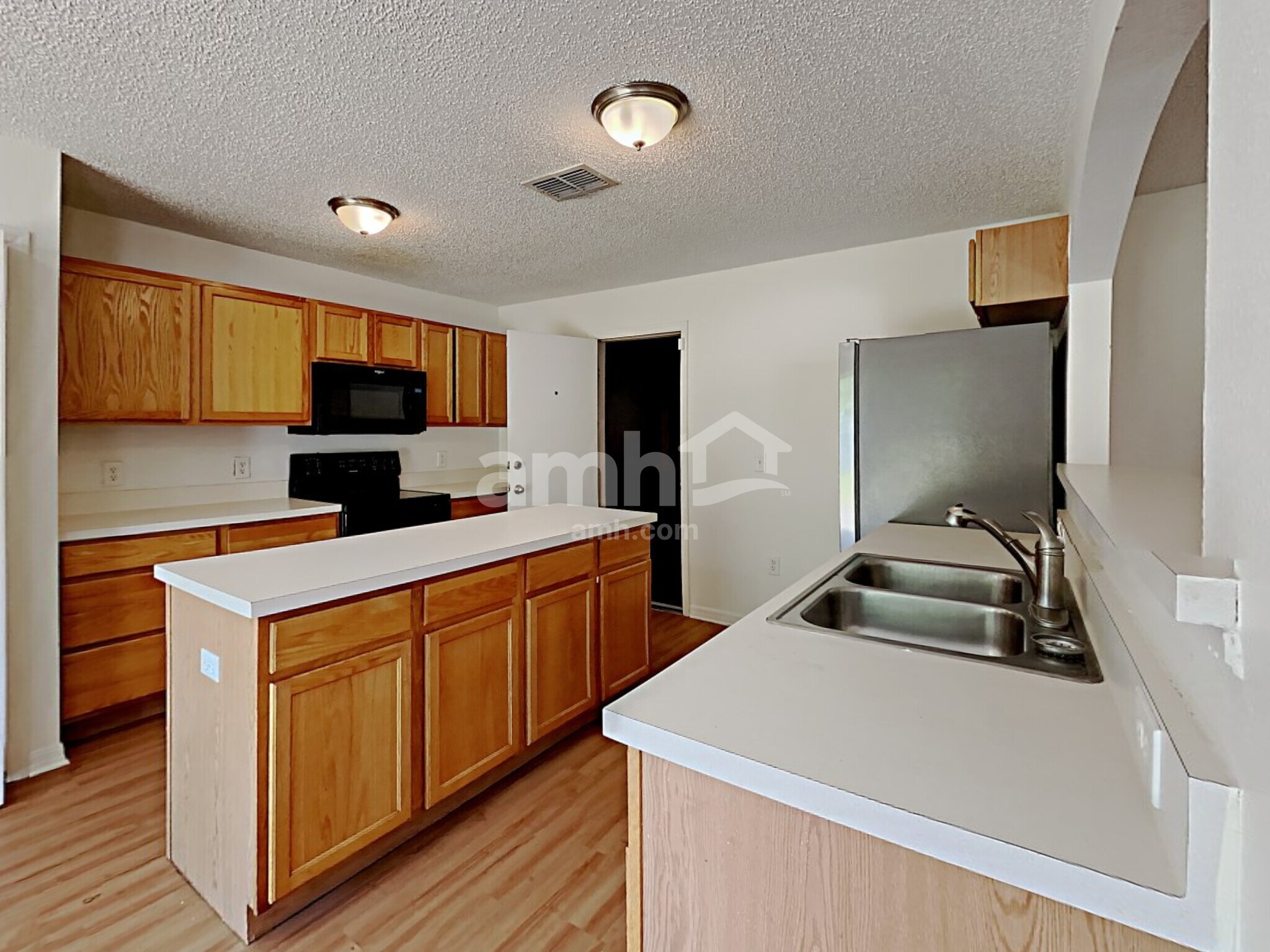 Building Photo - 10421 Opus Dr