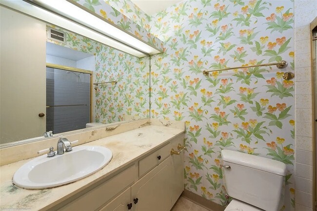 Building Photo - 633