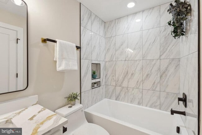 Building Photo - 1016 Rhode Island Ave NE