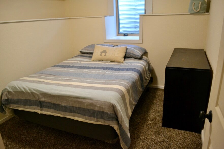 Building Photo - 923 4th St SW