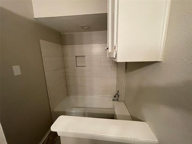 Building Photo - 8236 El Retiro Rd