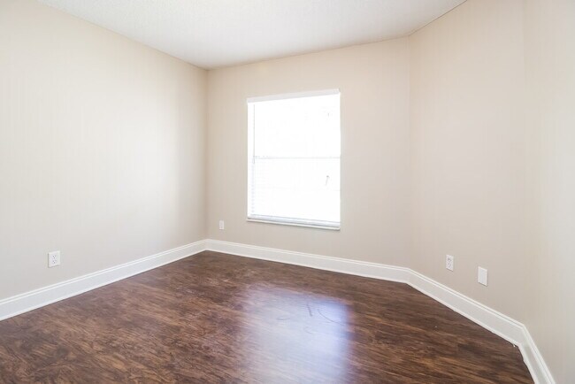 Building Photo - 10257 Winding Creek Ln