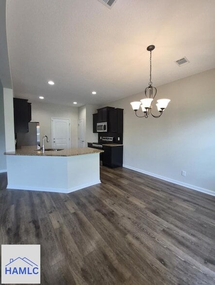 Building Photo - 33 Trask Cir