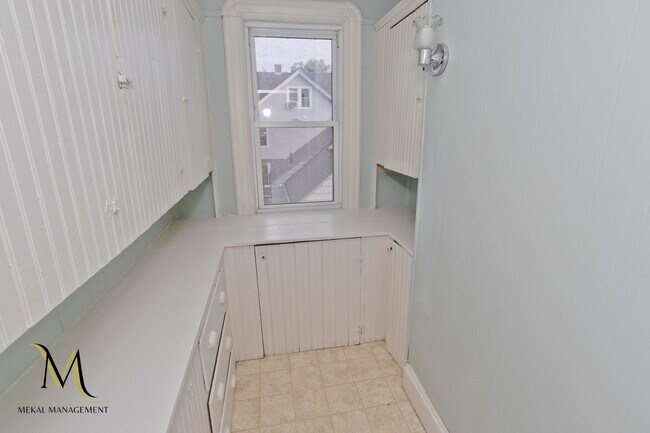 Building Photo - 43 Elmdale St