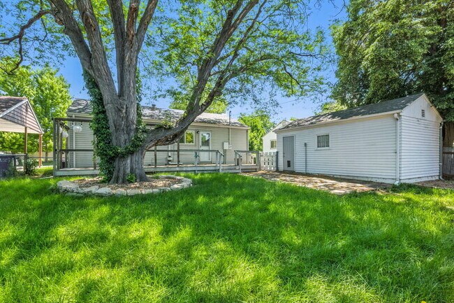 Building Photo - 1761 S Filbert Ct