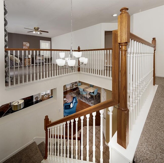 Building Photo - 110 N Valley Oaks Cir