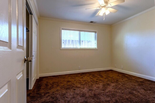 Building Photo - 6522 Maywood Ln