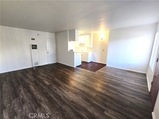 Building Photo - 401 W Wilson Ave