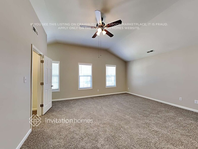 Building Photo - 711 Alberta Ct