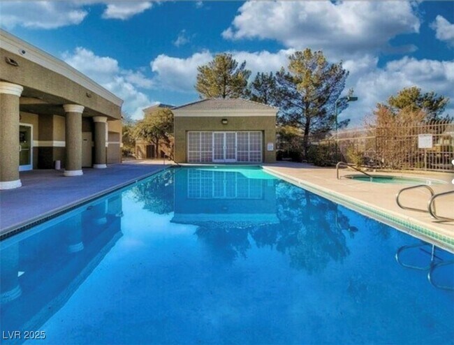 Building Photo - 8070 W Russell Rd