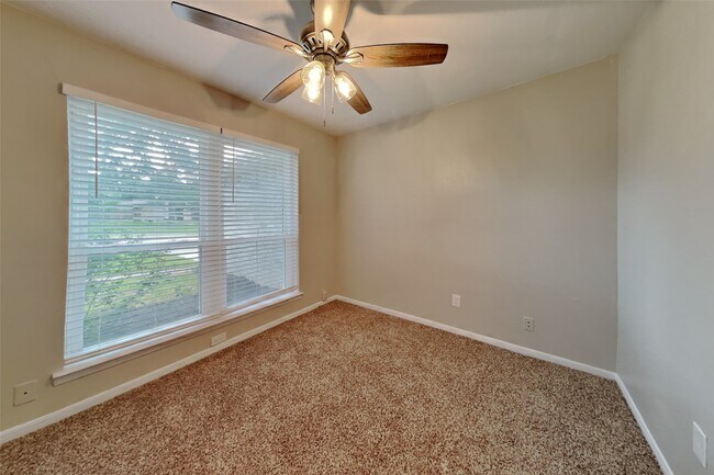 Building Photo - 10107 King Ranch Ln