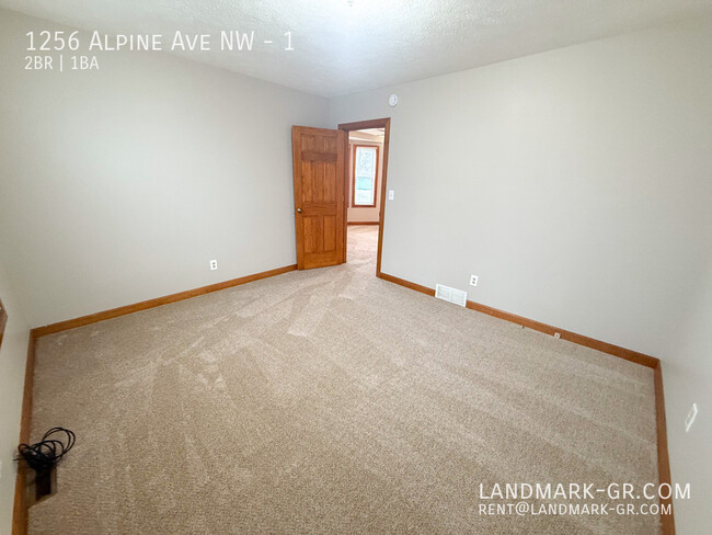 Building Photo - Spacious 2-Bed / 1-Bath – First Month Rent...