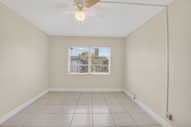 Building Photo - 7535 S Oriole Blvd