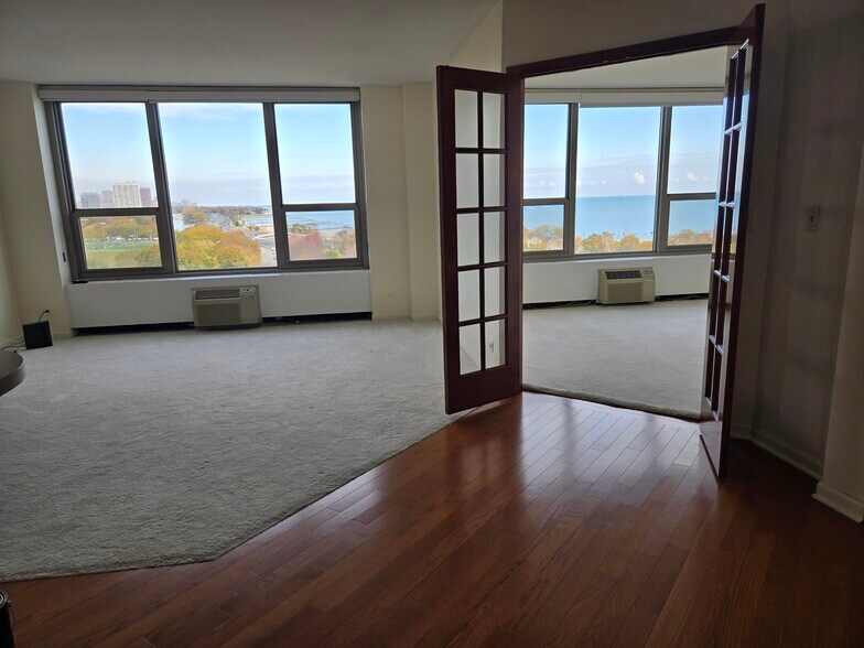 Building Photo - 1550 N Lake Shore Dr