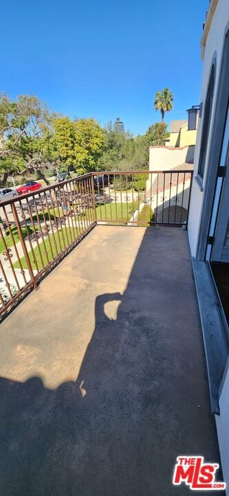 Building Photo - 1024 Cloverdale Ave