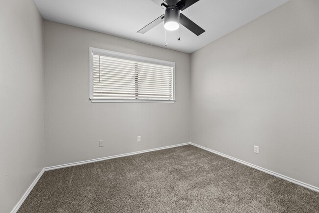 Building Photo - 1301 W Hwy 287 Byp