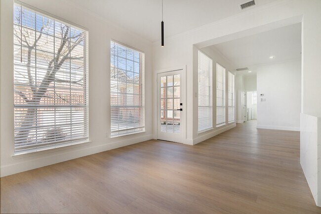 Building Photo - 7524 Aberdon Rd