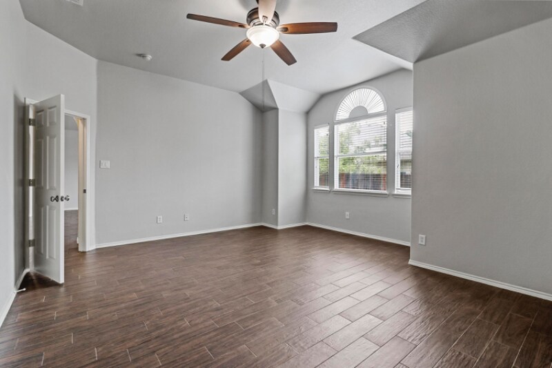Building Photo - 5209 Memorial Dr