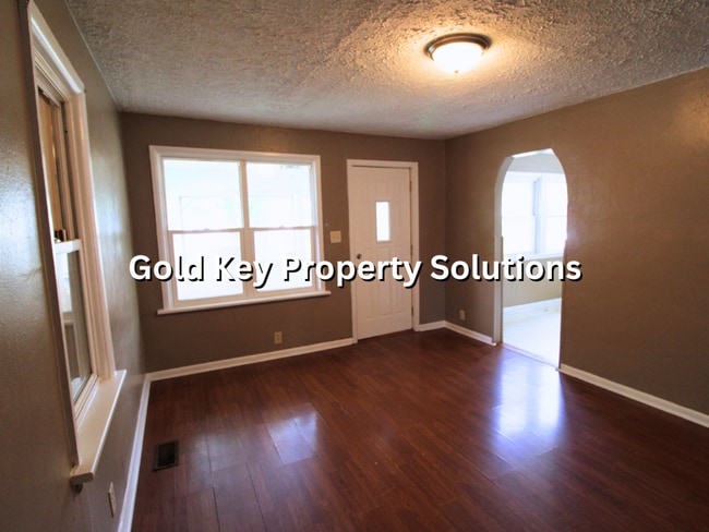 Building Photo - !!COMING SOON!! 2 Bed and 1 Bath Home For ...