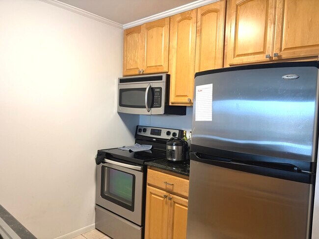 Building Photo - 1 One Renaissance Pl