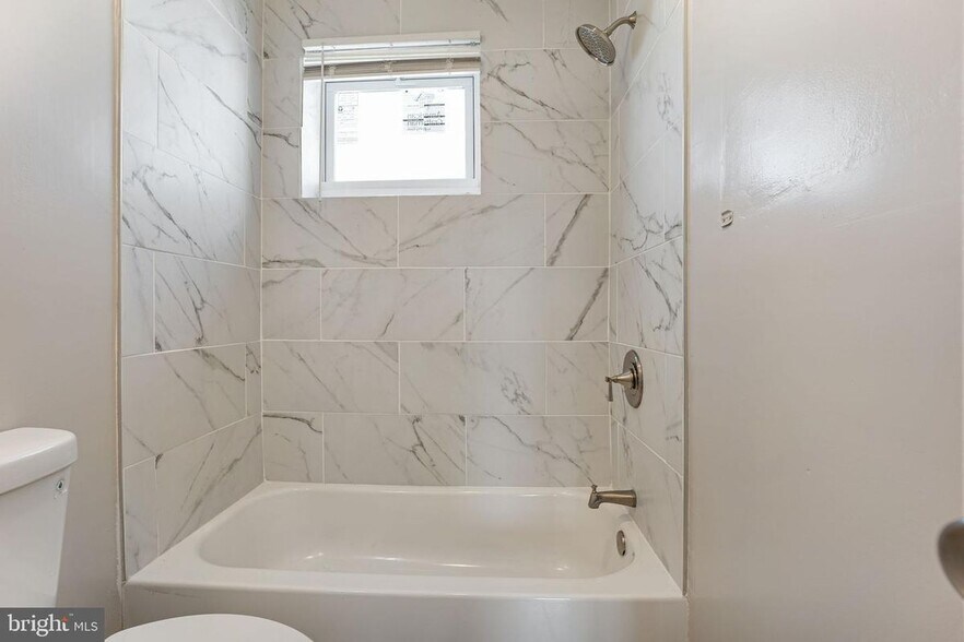 Building Photo - 3815 28th Ave