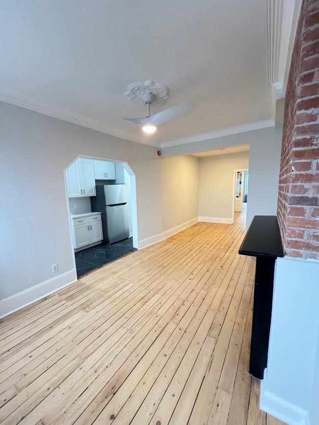 Building Photo - 343 Pavonia Ave