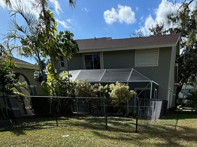 Building Photo - 1136 Staghorn St