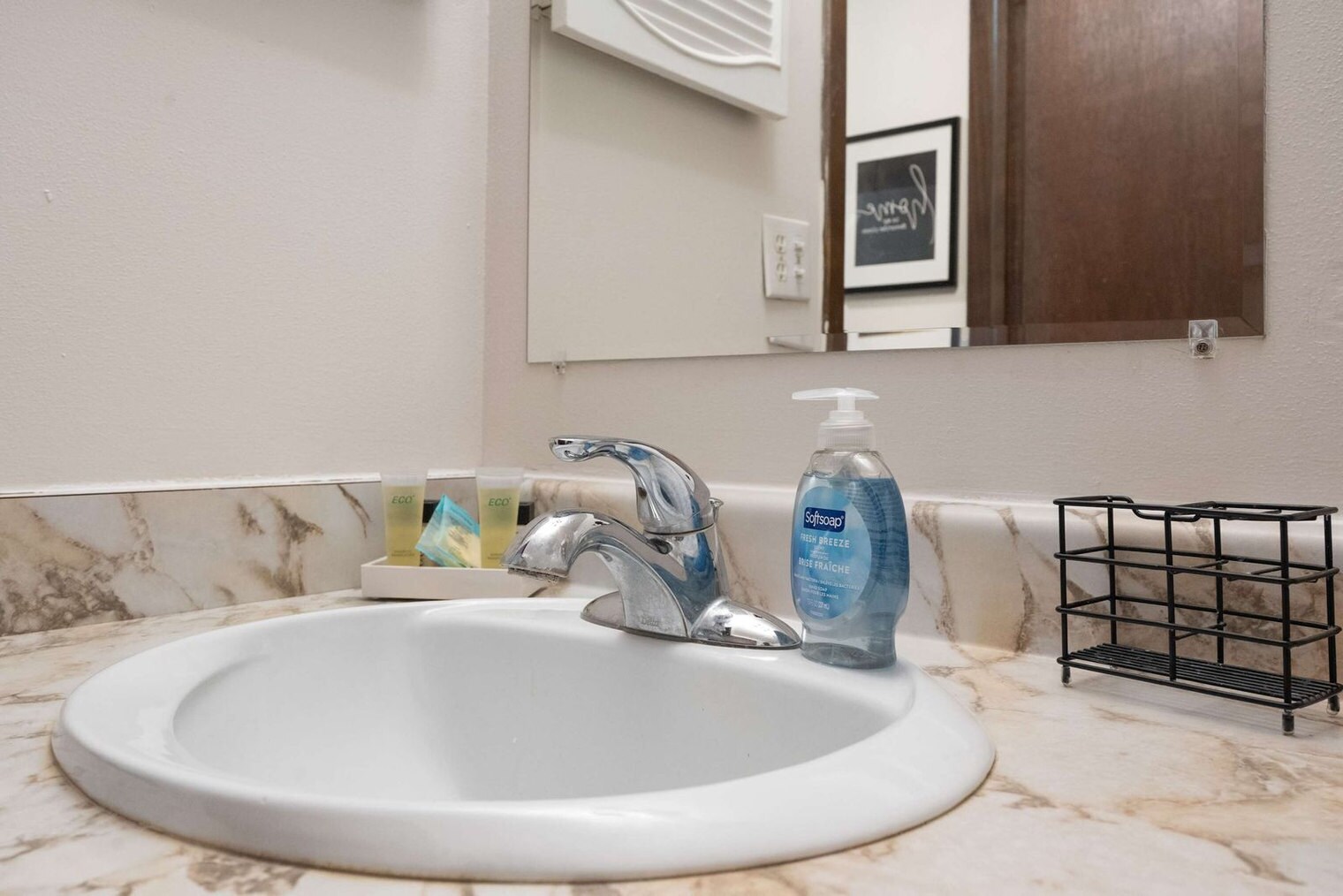 Building Photo - 2601 University Ave