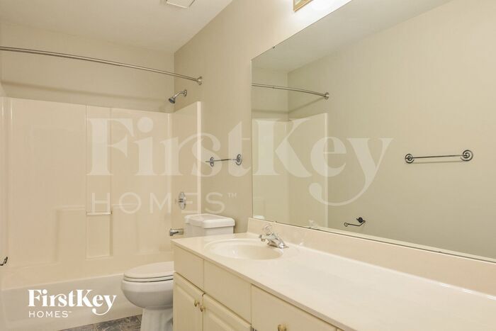 Building Photo - 124 Royallsprings Pkwy