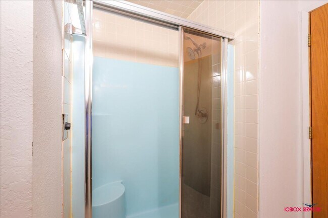 Building Photo - Seasonal Special: Discounted from market r...