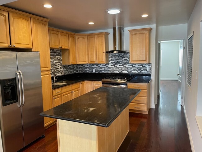 Building Photo - 1607 Phelan Ln