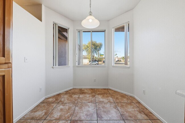 Building Photo - Beautiful Single-Story Home on an Oversized Corner Lot in Silverado Ranch — No HOA!