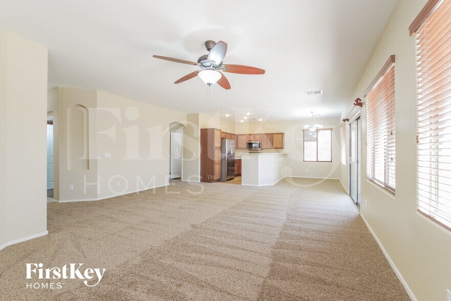 Building Photo - 8939 W St John Rd