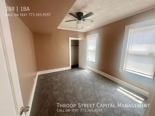 Building Photo - 9108 S Loomis St