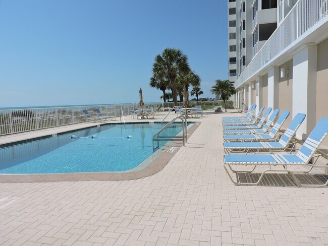 Building Photo - Annual Beachfront Condo at Venice Sands