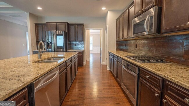 Building Photo - 3731 Ivy Lawn Dr NE