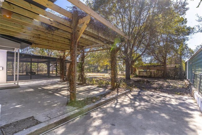 Building Photo - 16880 SE 63rd Ln