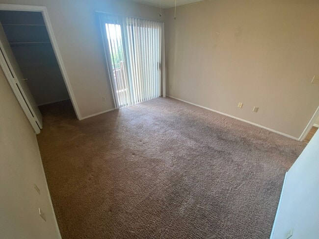 Building Photo - 6859 Tamarus St