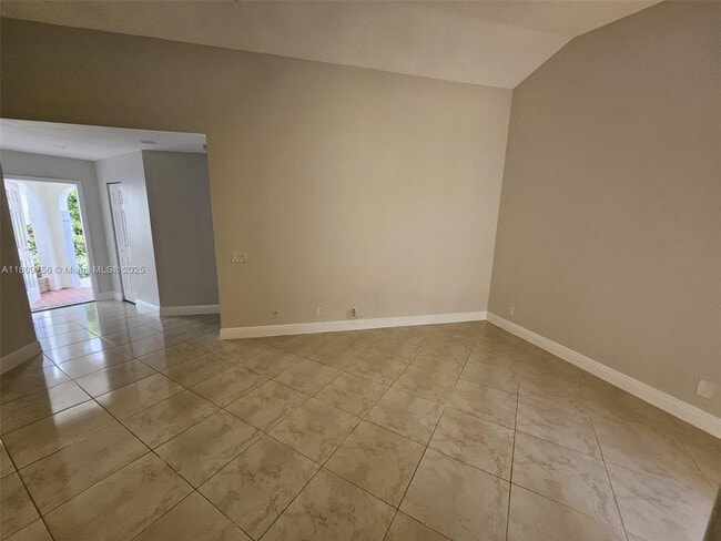 Building Photo - 1562 Springside Dr