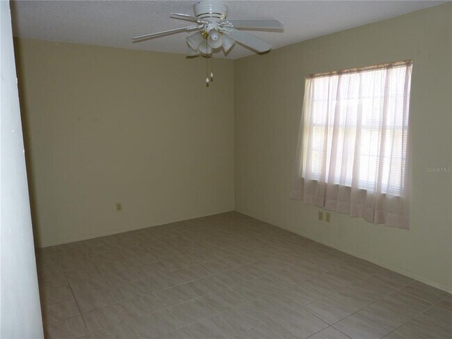 Building Photo - 2528 Elderberry Dr