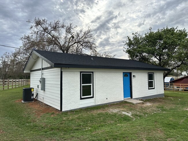 Building Photo - 11410 Red Hill Rd