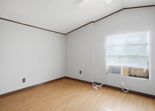 Building Photo - 3 Bedroom Manufactured Home on Nearly 2 Acres with Large Shop