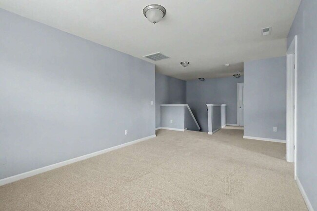 Building Photo - 5-Bedroom Home w/ Fenced-in BackYard in Knightdale