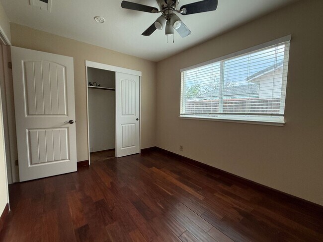 Building Photo - Cozy 3 Bedroom 2 Bath home located conveniently in San Jose