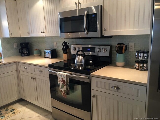 Building Photo - 9600 S Ocean Dr