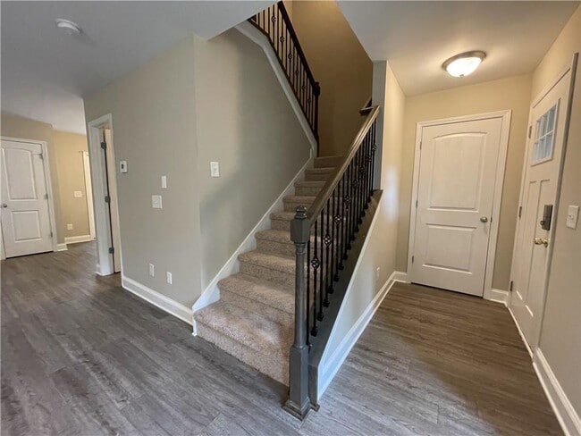 Building Photo - 5350 Tomahawk Terrace