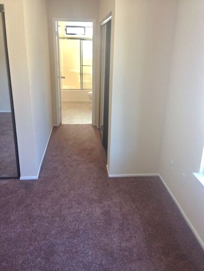 Building Photo - Great 2 bed 2 bath Condo in Hercules -- AV...