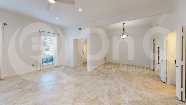 Building Photo - 3018 Stonehenge Ln